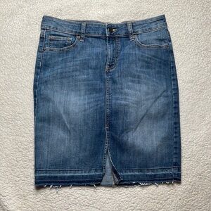 Gap Skirt Denim Jeans Stretchy Raw Hem Size 8 R